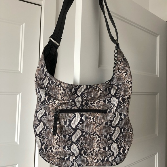 Snake print faux sueded handbag with rhinestones - Picture 2 of 8